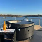 Neon Bigigio House Boat