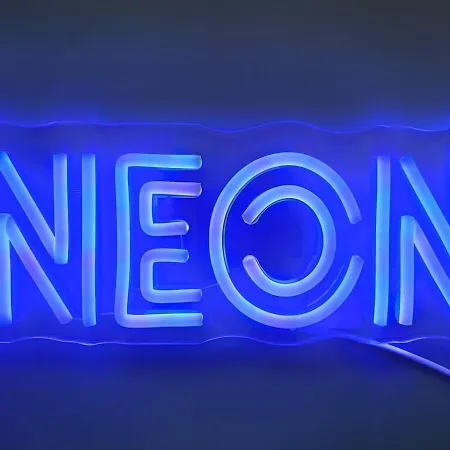 Neon Bigigio House Boat بوتيل Lisanza